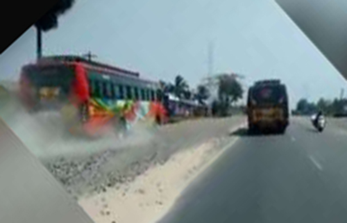 ಪ್ರಯಾಣಿಕರು ತುಂಬಿದ್ದ ಬಸ್ ಗಳಲ್ಲೇ ರೇಸ್ ಗಿಳಿದ ಚಾಲಕರು !